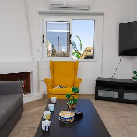 Suncity Boutique Seafront Villa *